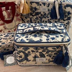 VANITY CASE - SÉZANE X ANTOINETTE POISSON VANITY Velvet Ecru Blue Bird.